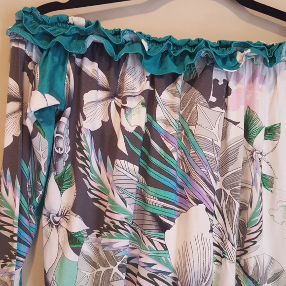 Floral off shoulder long sleeves tops - Picture 2 of 3